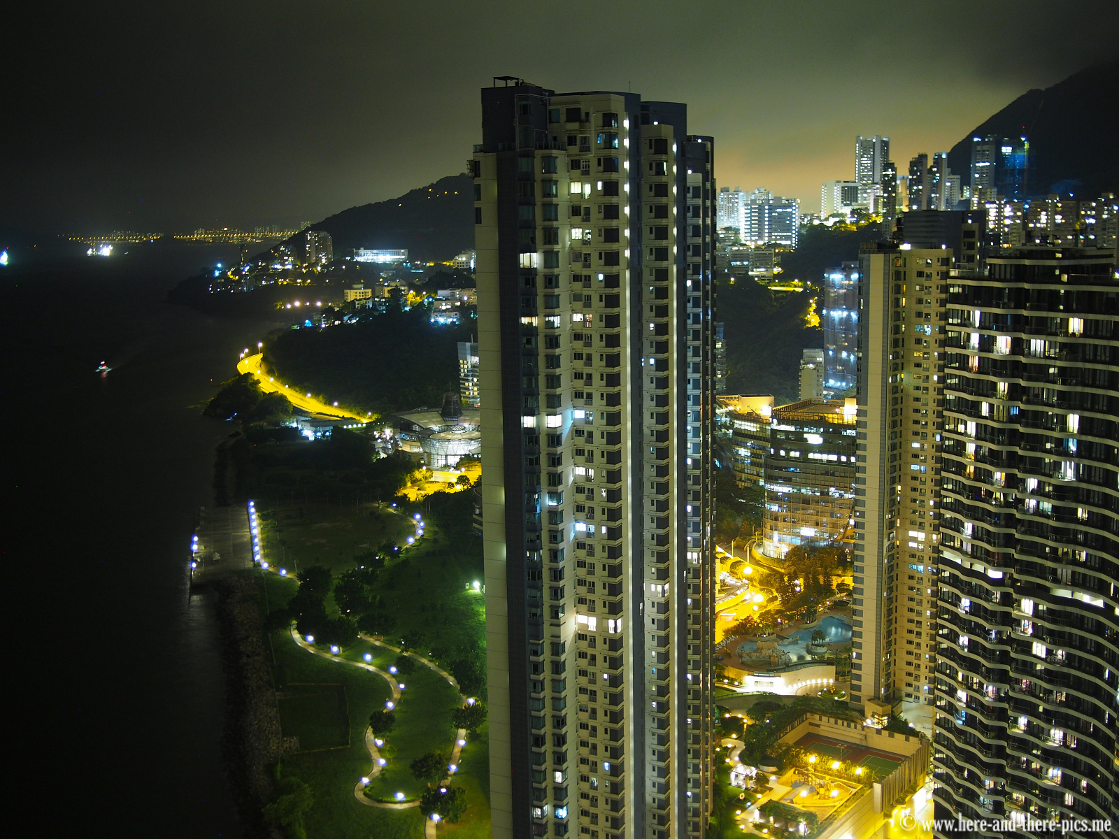 350 Night Pictures Hq Download Free Images On Unsplash