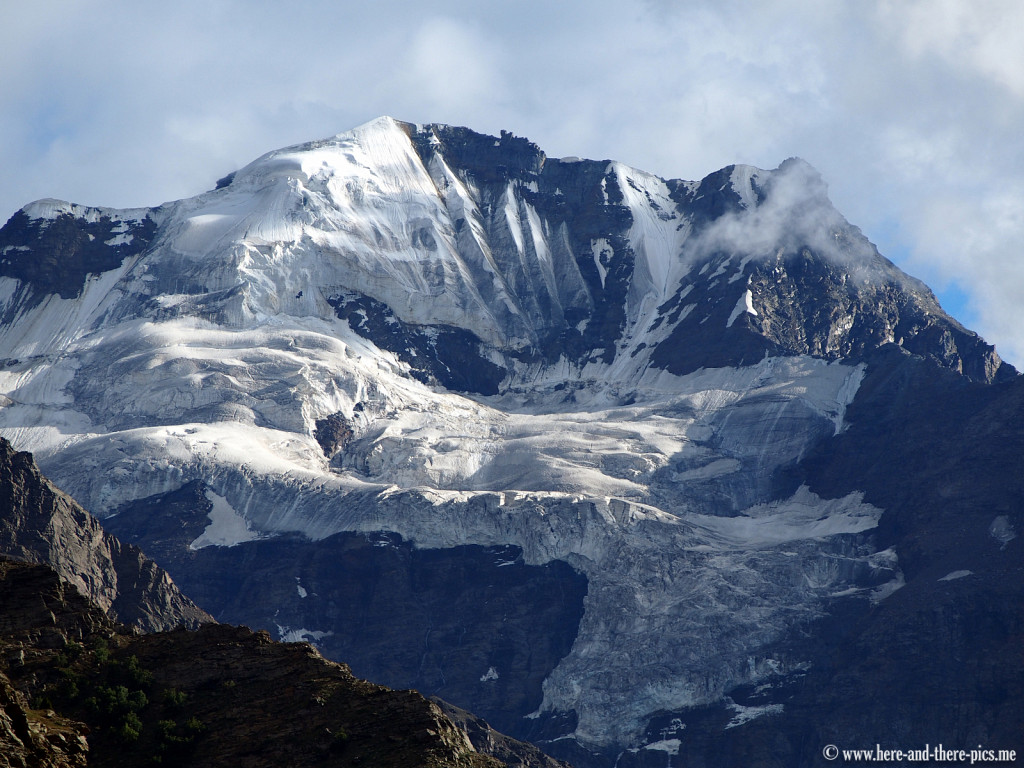 Glacier near Jispa village, road from Manali to leh