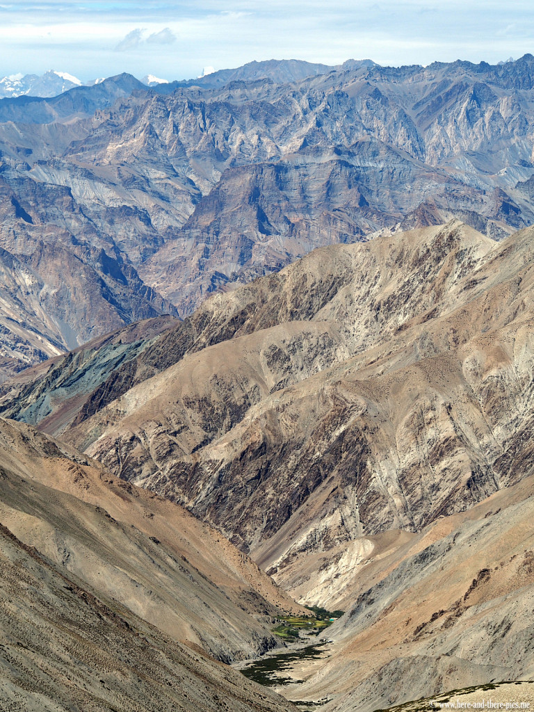 View from the Ganda la (4980m)